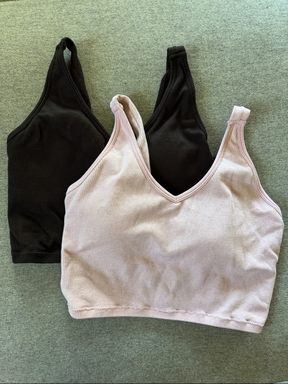2-PACK Yogalicious Ribbed V-Neck Seamless Bralette - Brown and light pink.